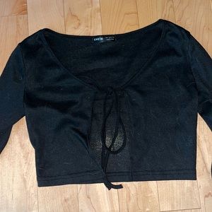 CUTE black crop top that goes over a shirt, goes well with skirts or jeans